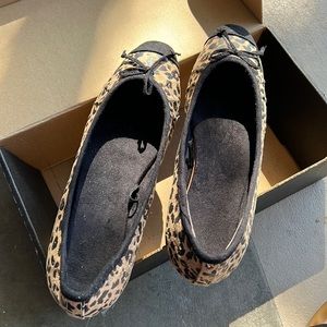 Size 7 leopard print shoes